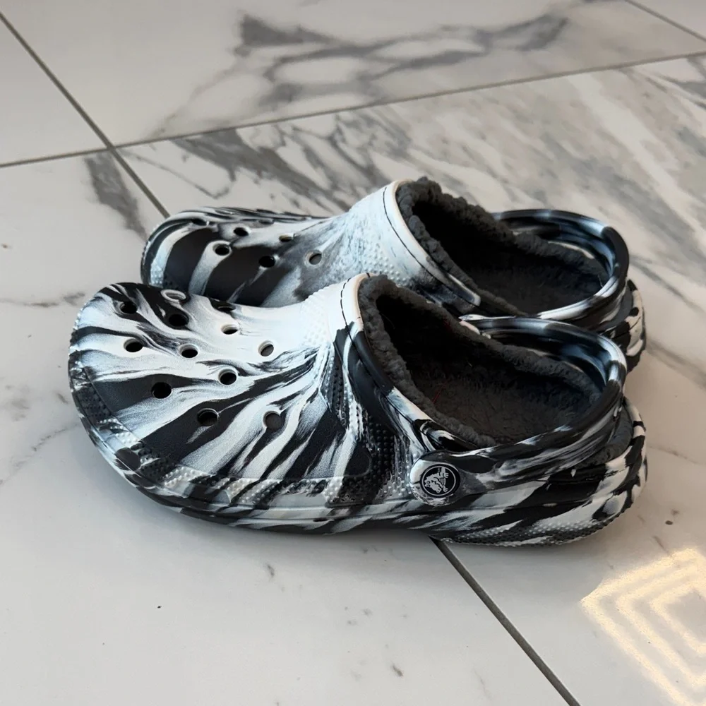 Fleece lined crocs - Picture 2 of 3